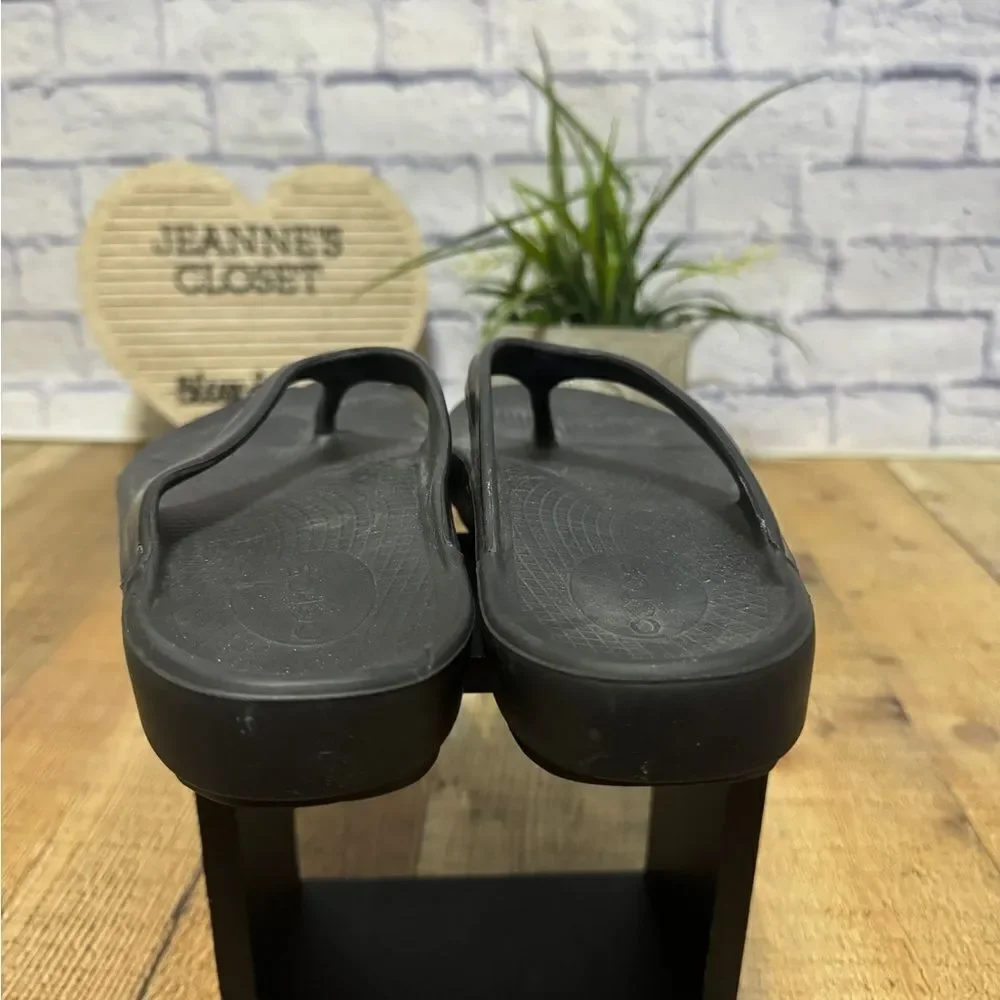 Oofos Sandals 10 Black Oolala Thong Comfort Slip On Recovery Walking Sandals